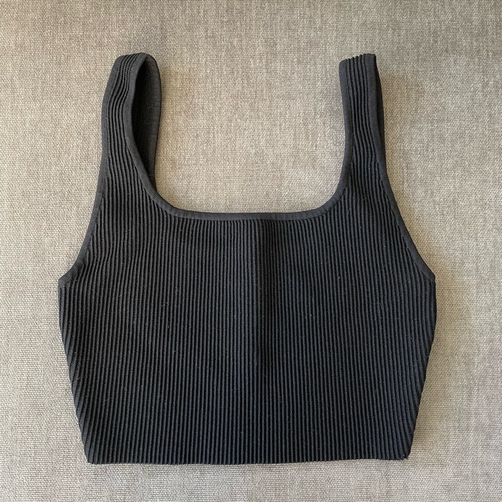 Babaton Sculpt Knit Squareneck Crop Tank Black